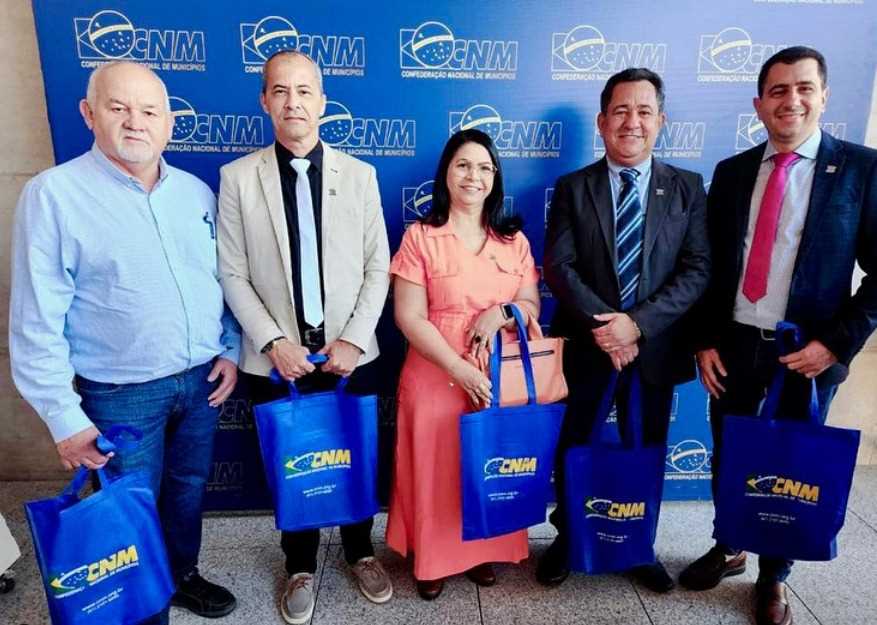Camacã: Prefeito Paulo do Gás participa do Movimento Municipalista Nacional em Brasília